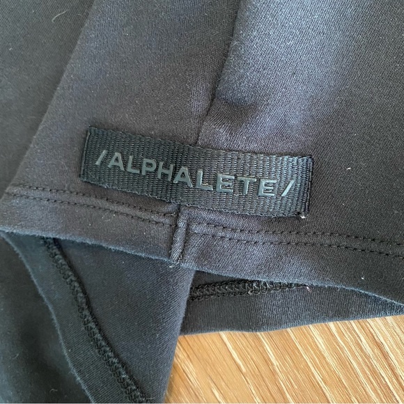 Alphalete Crop Top - Picture 3 of 3